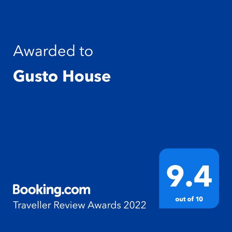 Pensión Gusto House