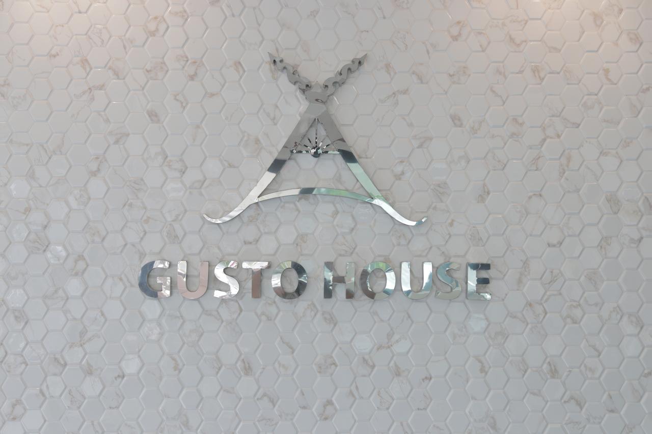 Pensión Gusto House