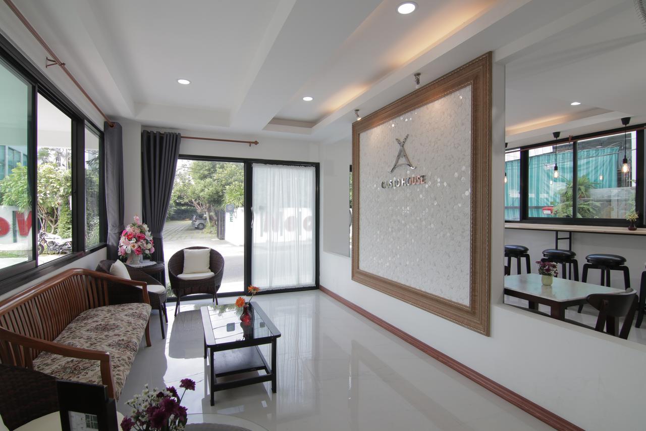 Wisma tamu Gusto House Chiang Mai