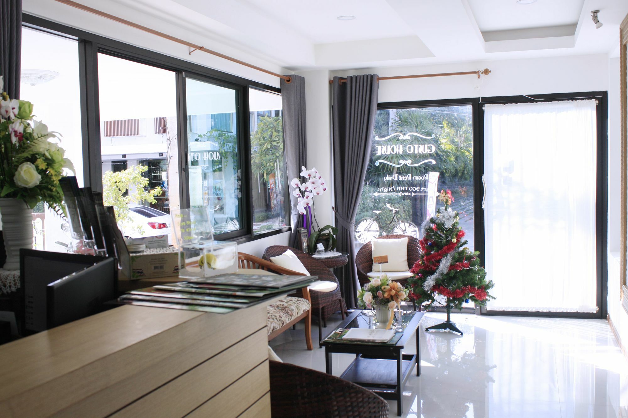 Wisma tamu Gusto House
