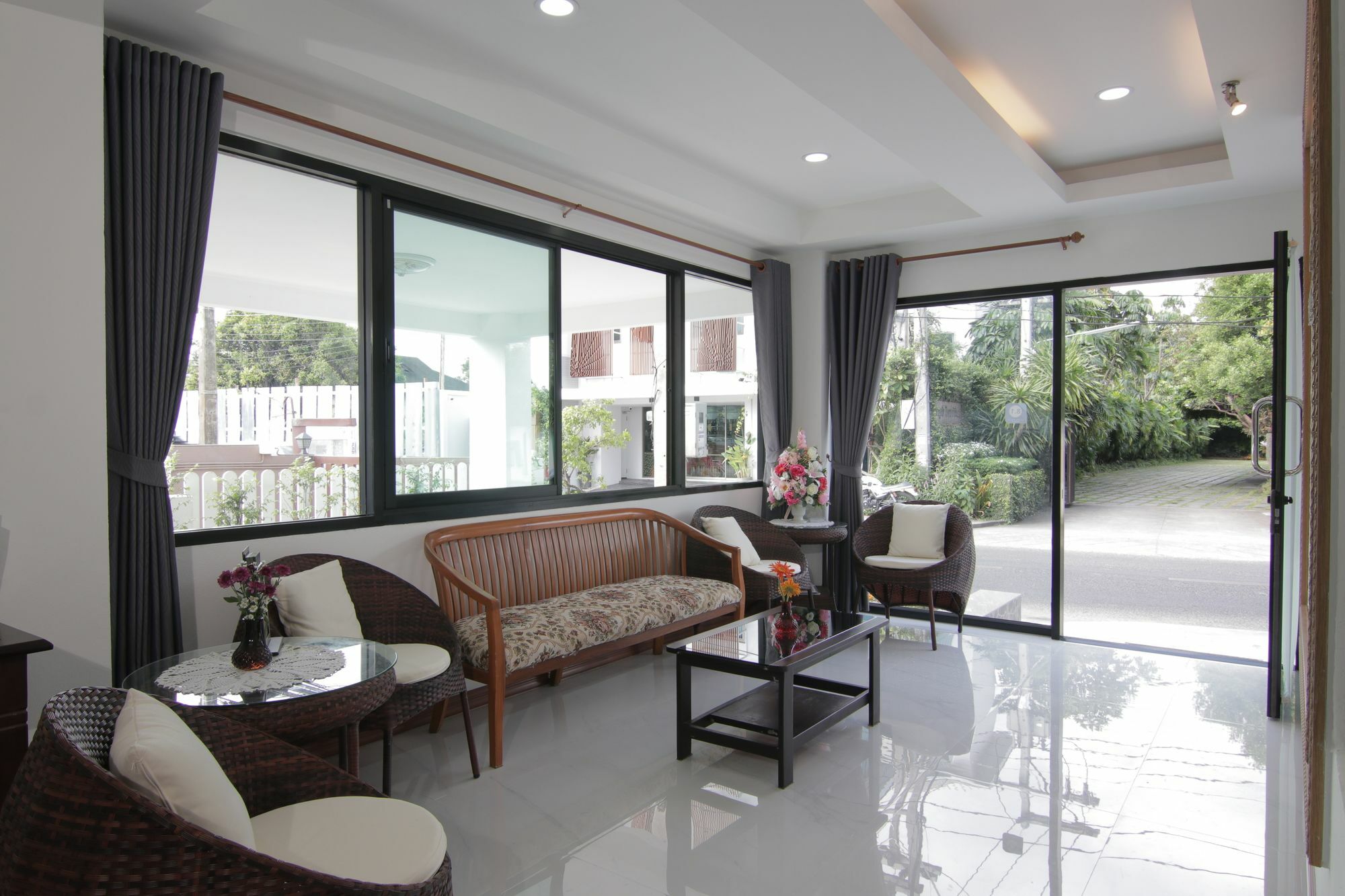 Gusto House Wisma tamu